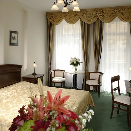 ホテル Schlosspark 4*